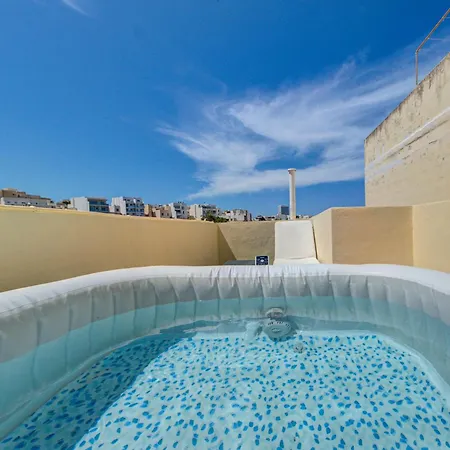 アパート 5 Bedroom House With Jacuzzi In St Julian's