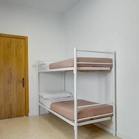 アパート 5 Bedroom House With Jacuzzi In St Julian's