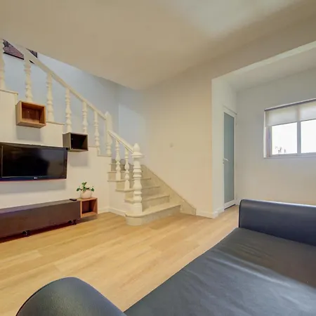 Charming With Jacuzzi In St Julians *