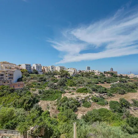 5 Bedroom House With Jacuzzi In St Julian's Apartment *