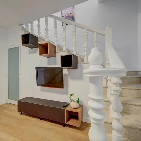 Charming With Jacuzzi In St Julians San Ġiljan