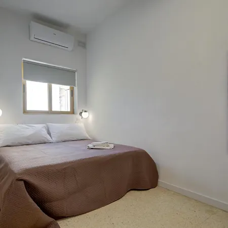 Charming With Jacuzzi In St Julians Апартаменты *