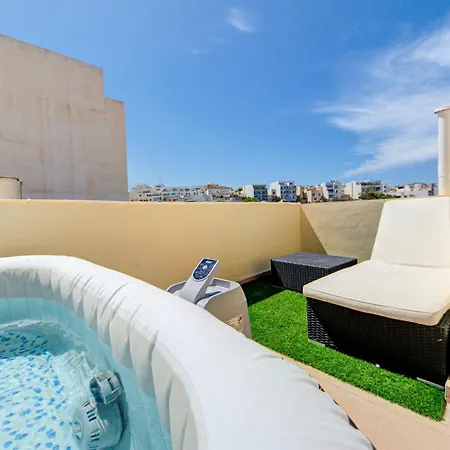 Charming With Jacuzzi In St Julians Сент Джулианс