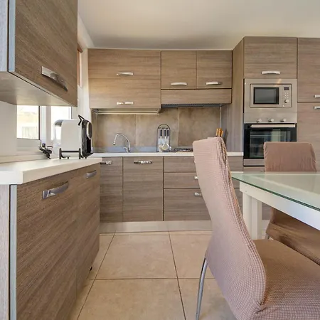 Charming With Jacuzzi In St Julians * San Giuliano