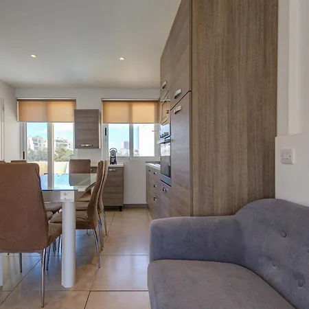 Appartamento Charming With Jacuzzi In St Julians *