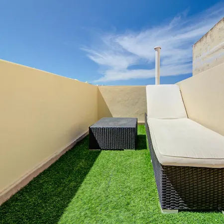 Charming With Jacuzzi In St Julians Апартаменты