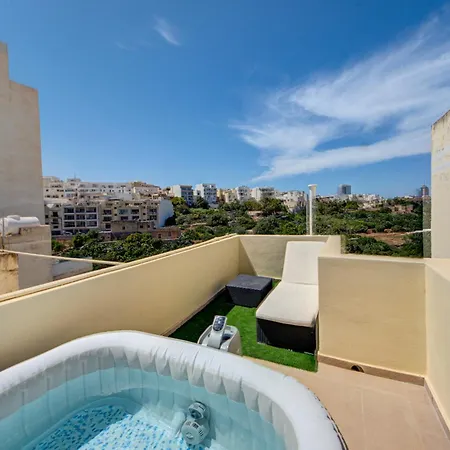 Charming With Jacuzzi In St Julians * Сент Джулианс