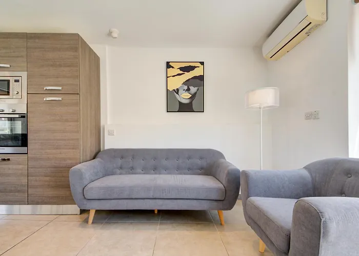 Apartment Charming With Jacuzzi In St Julians