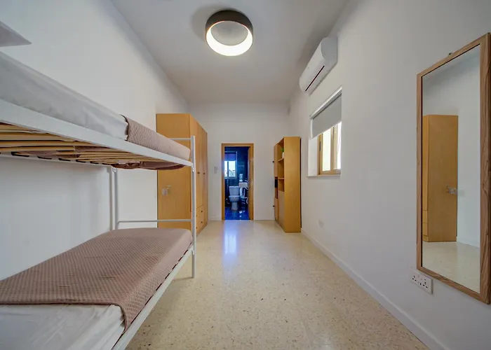 Charming With Jacuzzi In St Julians *