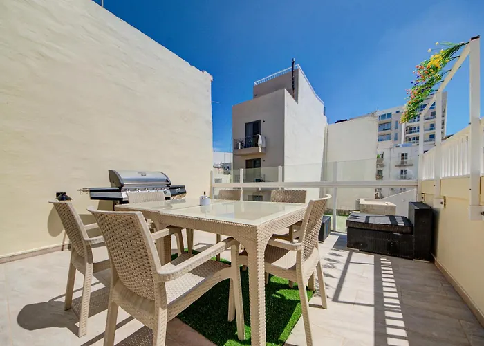 Charming With Jacuzzi In St Julians *