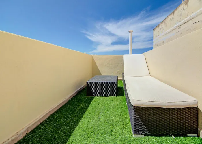 Charming With Jacuzzi In St Julians Apartment