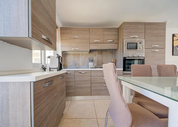 Charming With Jacuzzi In St Julians Apartment *