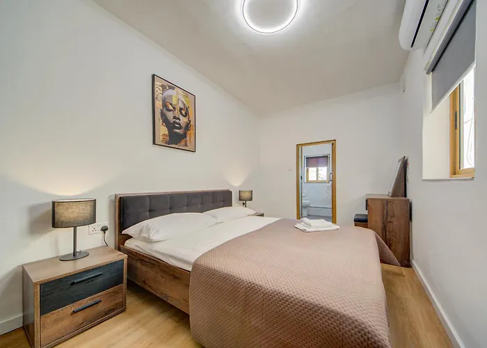 Apartment Charming With Jacuzzi In St Julians *