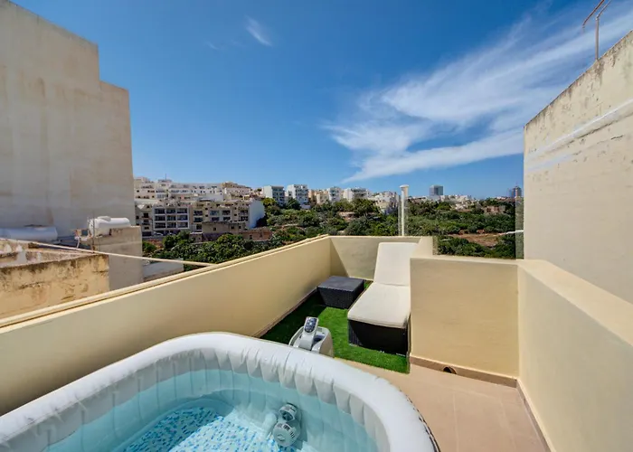 Charming With Jacuzzi In St Julians * Saint Julian's