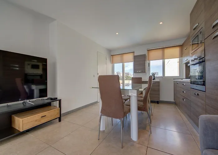 Apartment Charming With Jacuzzi In St Julians Saint Julian's