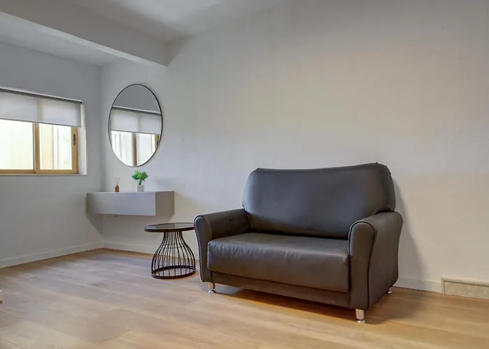 Charming With Jacuzzi In St Julians *