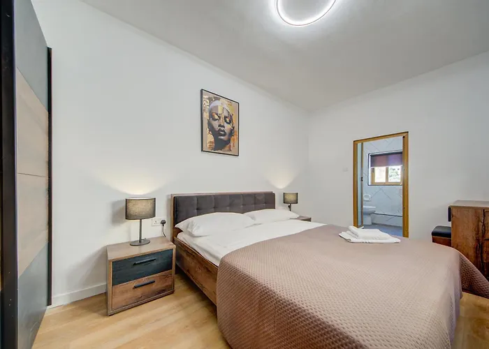 Charming With Jacuzzi In St Julians *